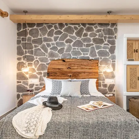 Naxos Contelibro Agios Prokopios (Naxos)