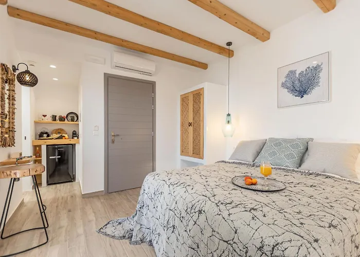 Naxos Contelibro Agios Prokopios (Naxos)